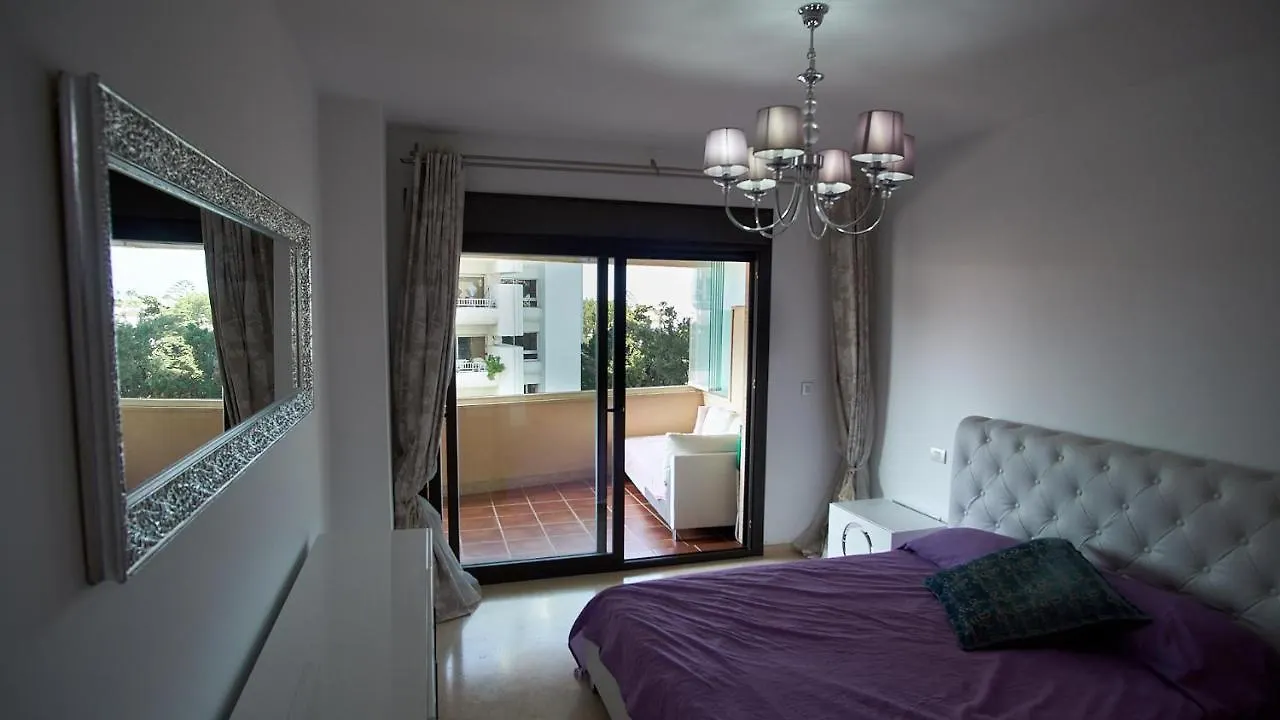 Roy Boston - Luxury Apartment Marbella